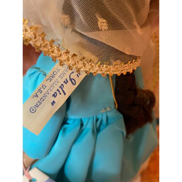 Vintage Madame Alexander Doll India #575 8” International Tag Box & Stand 1980s - Picture 6 of 6